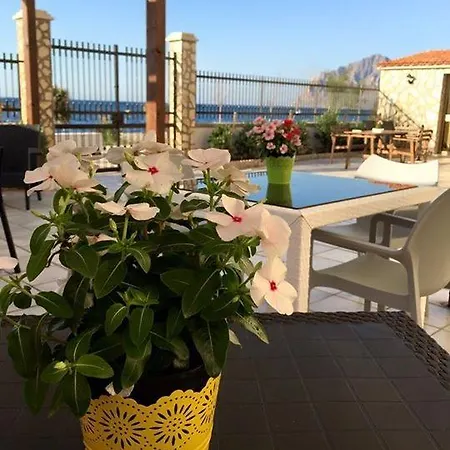 La Muciara Bed & Breakfast 2*